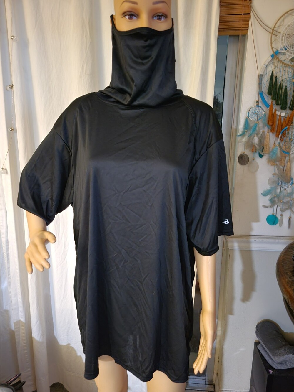UNISEX black T-shirt With Mask Attatched. Workouts, Travel, Covis